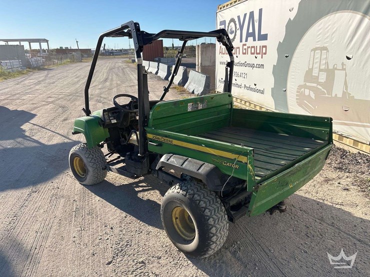 2016-john-deere-gator-image-5