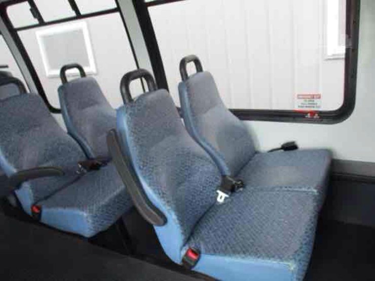 2013-ford-e450-image-11