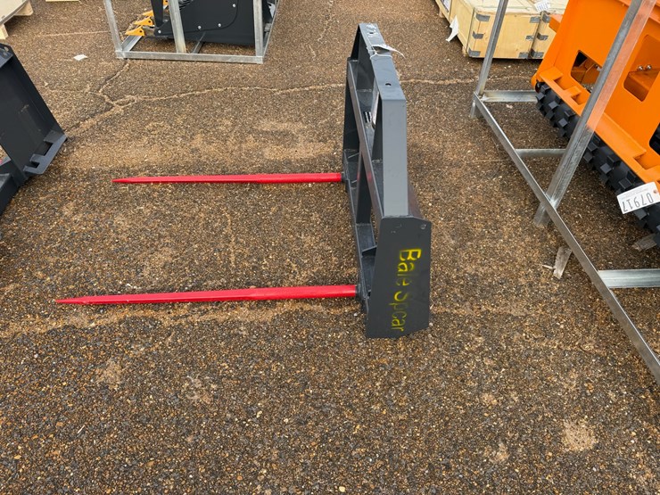 #7916-•-skid-steer-bale-spear-image-5