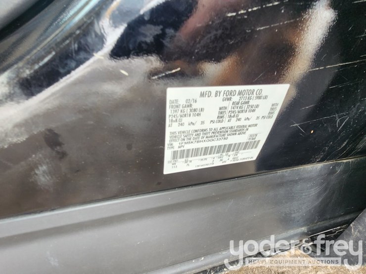 2016-ford-explorer-image-37