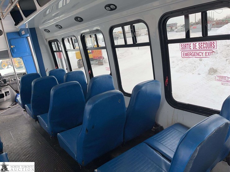 2009-ford-e-series-s/a-24-passenger-bus-image-37