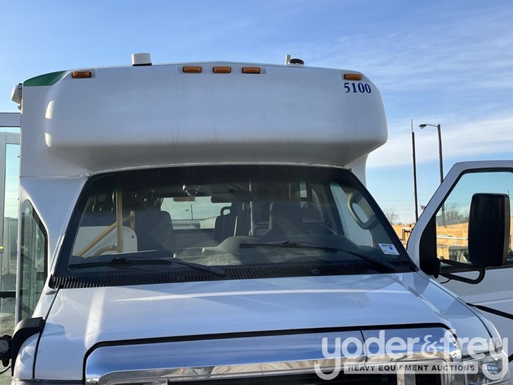 2016-ford-e450-image-47