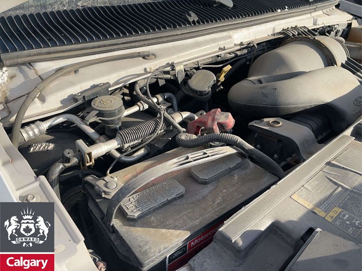 2011-ford-cargo-image-23