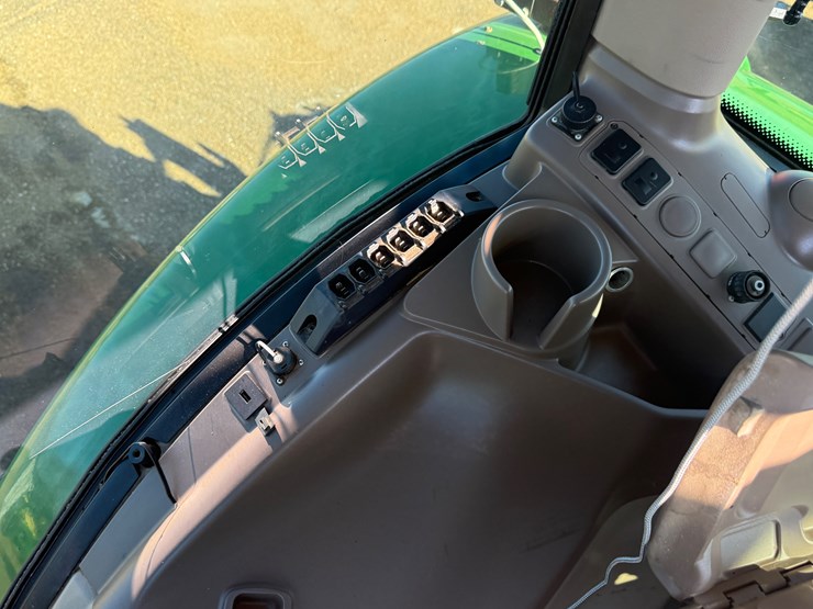 john-deere-6145r-image-38