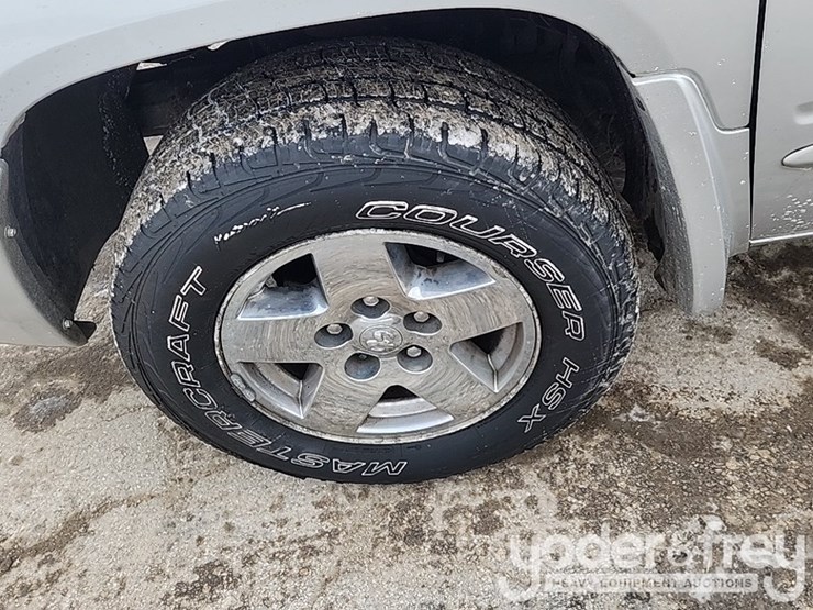 2011-dodge-dakota-image-12