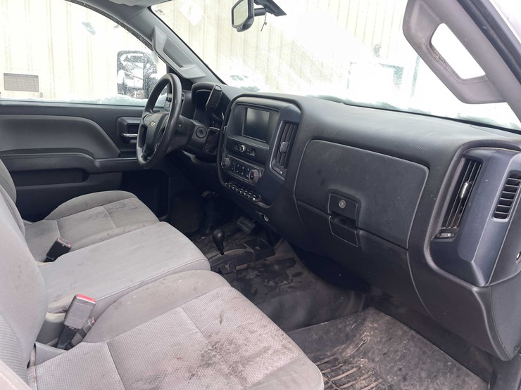 2017-chevrolet-2500-image-36