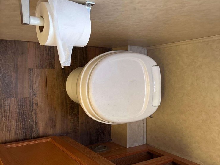 2004-ford-e450-image-63