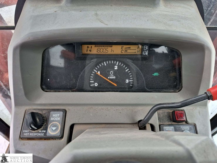 2010-kubota-l5250-d-tractor-image-26