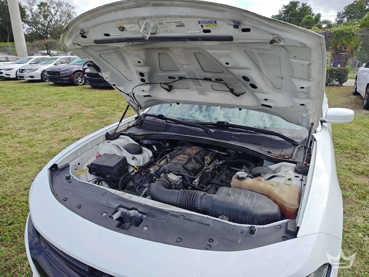 2017-dodge-charger-sedan-image-23