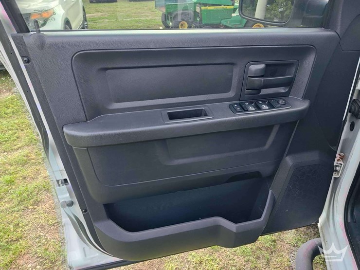 2012-dodge-ram-1500-image-21