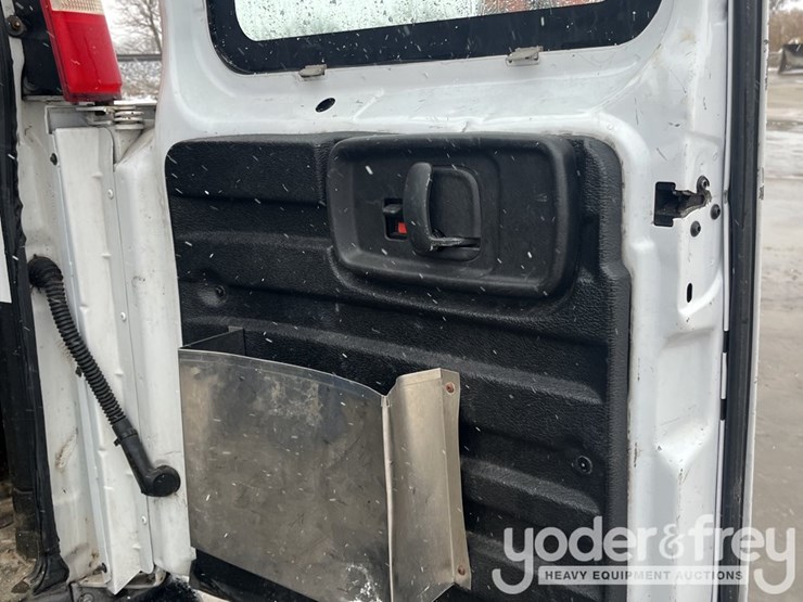 2009-chevrolet-express-3500-image-26