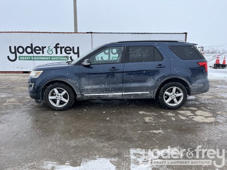 ford-explorer-xlt-image-3