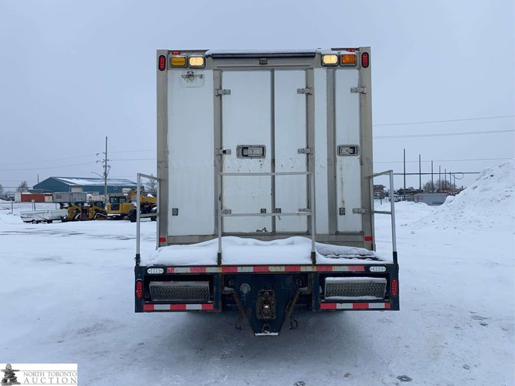 2009-international-durastar-4400-image-5