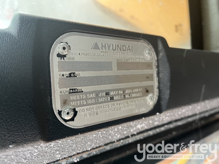 2016-hyundai-hl955-image-26