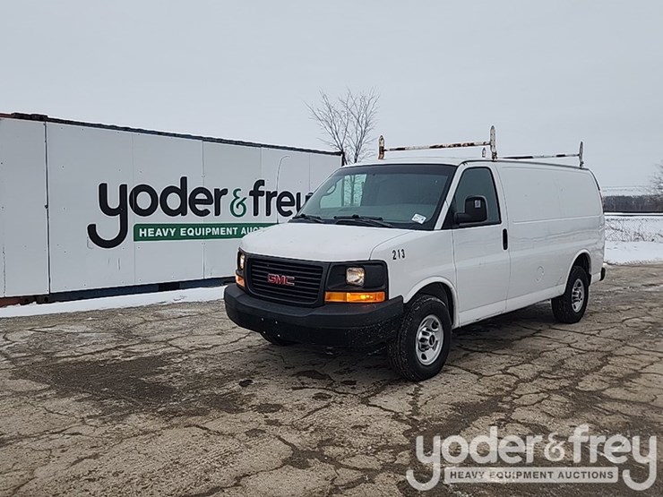 2011-gmc-savana-g2500-image-2