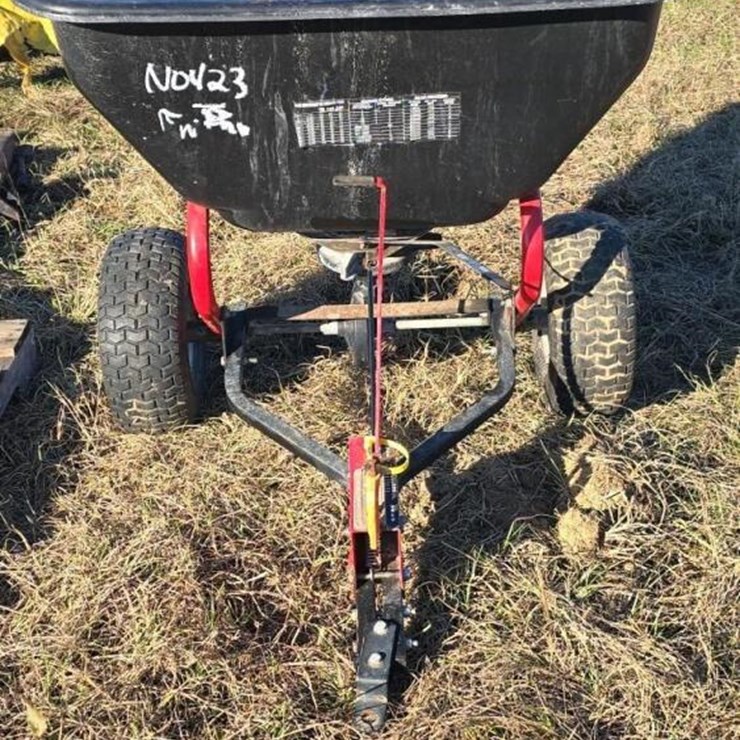 PULL-BEHIND FERTILIZER SPREADER