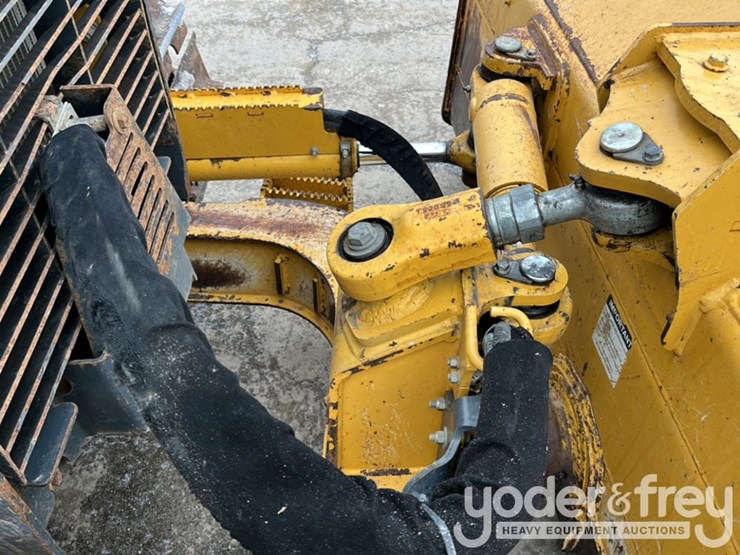 2015-deere-450j-image-13