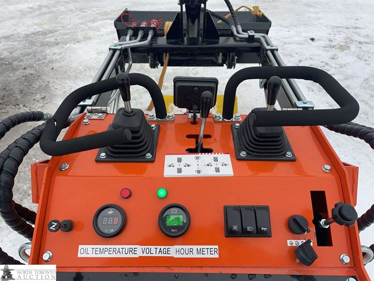 2026-unused-captok-ck36c-tracked-mini-skid-steer-image-11