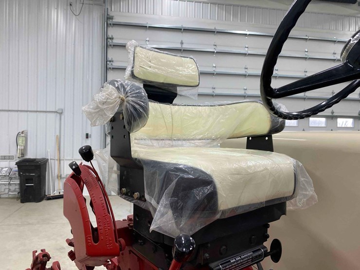 farmall-1206-open-station-restored-image-59