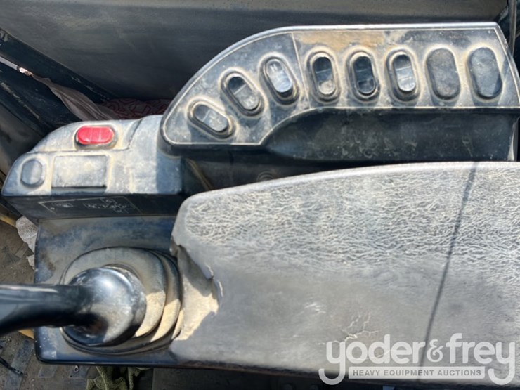 2017-komatsu-wa470-8-image-30