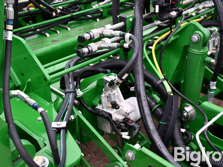 2023-john-deere-1775nt-image-14