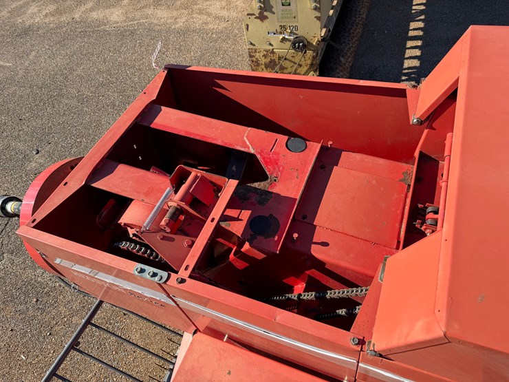 massey-ferguson-1837-image-12