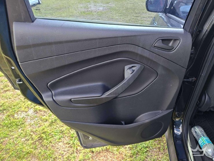 2014-ford-escape-image-30