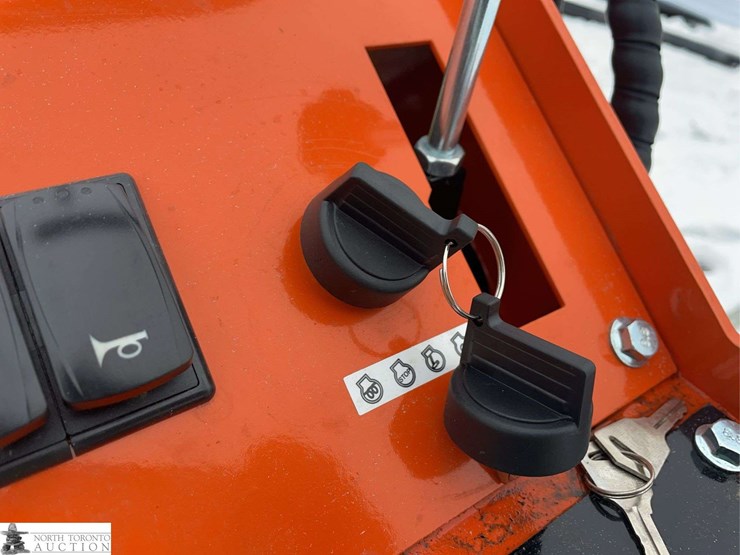 2026-unused-captok-ck36c-tracked-mini-skid-steer-image-12