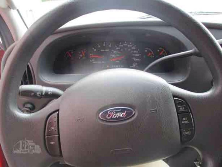 2004-ford-e450-image-37