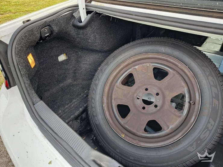 2017-dodge-charger-sedan-image-27