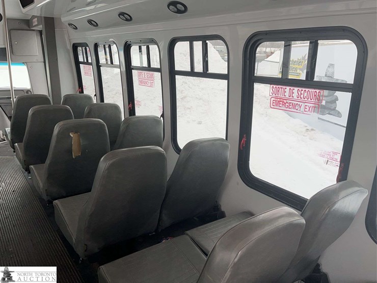 2009-ford-e-series-s/a-24-passenger-bus-image-35