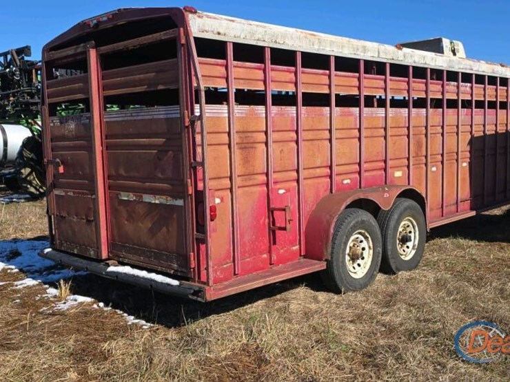 titan-trailer-image-3