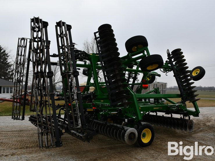 2020-john-deere-2660vt-image-5