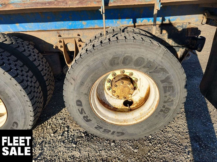 2009-international-durastar-4400-image-12