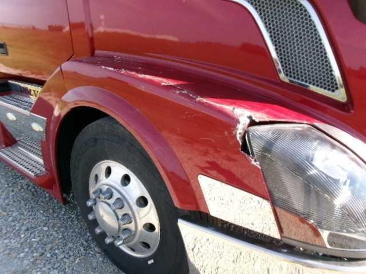 2014-volvo-vnl64t780-image-29