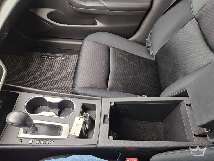 2017-nissan-altima-sedan-image-27