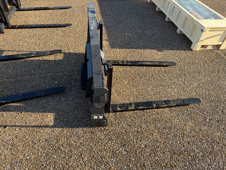 #7862-•-mini-skid-steer-pallet-forks-image-6