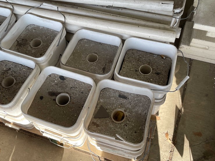 #2786-•-portable-safety-barrier-image-6