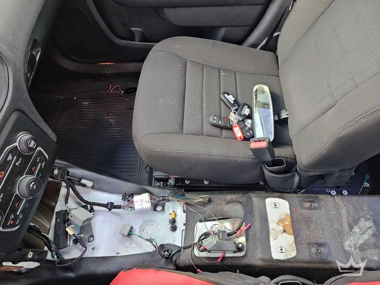 2018-dodge-charger-sedan-image-12