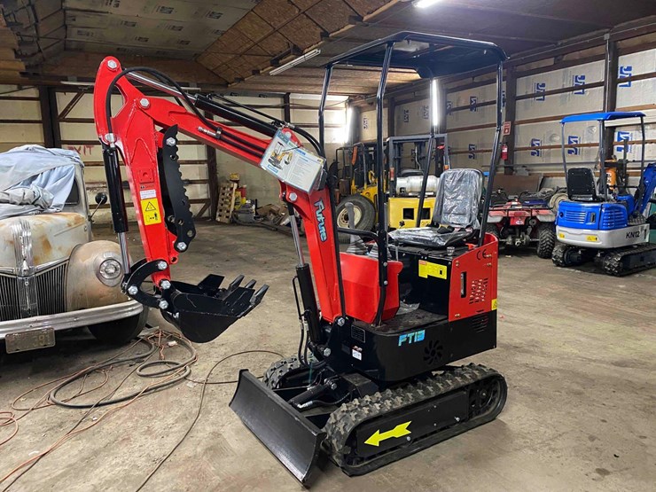 2025-future-ft13-mini-excavator-image-1