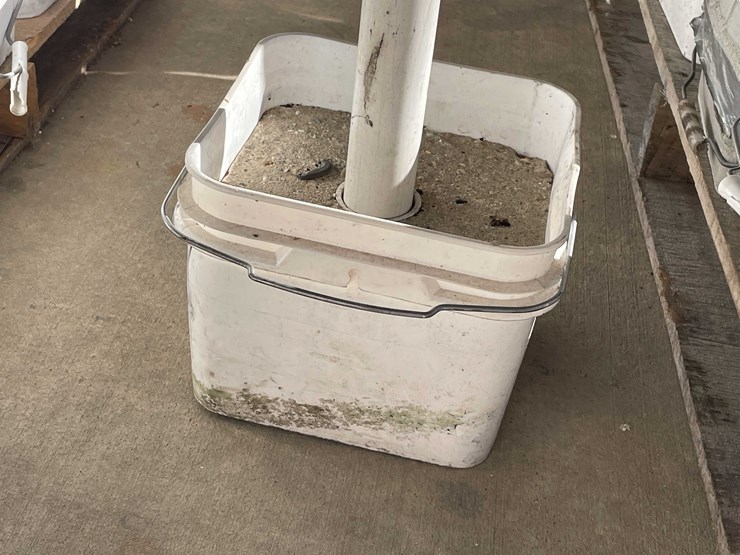 #2786-•-portable-safety-barrier-image-9