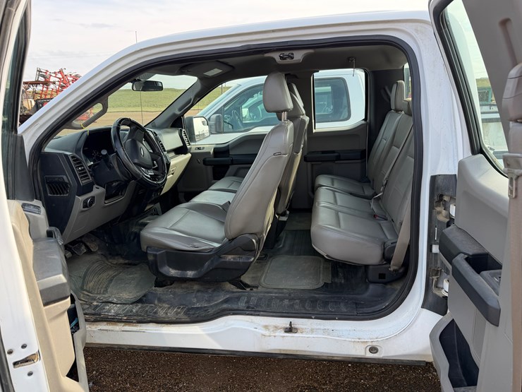 2017-ford-f150-image-11