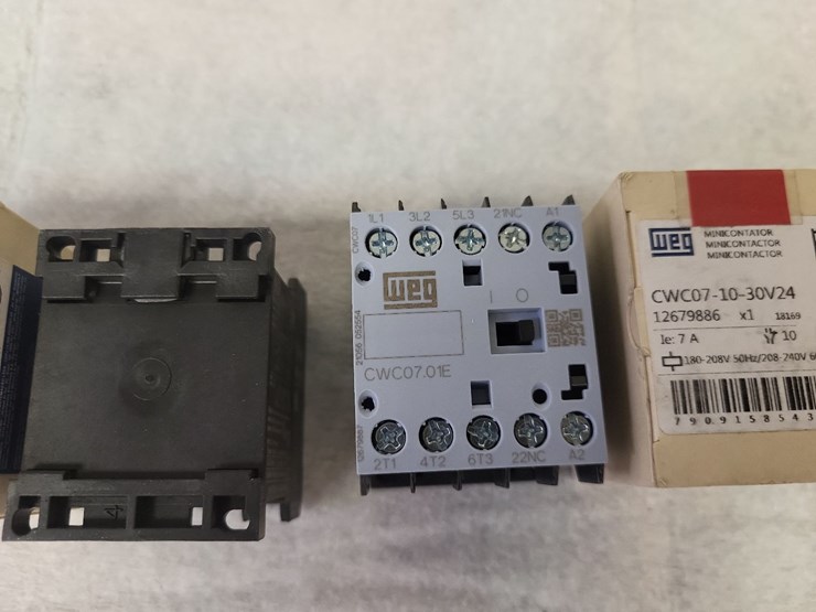 (4)-mini---contactors-7-amp-3-pole-w/1-auxiliary-contact---tag-#1216-image-5