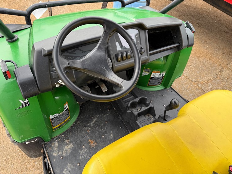 john-deere-gator-image-9