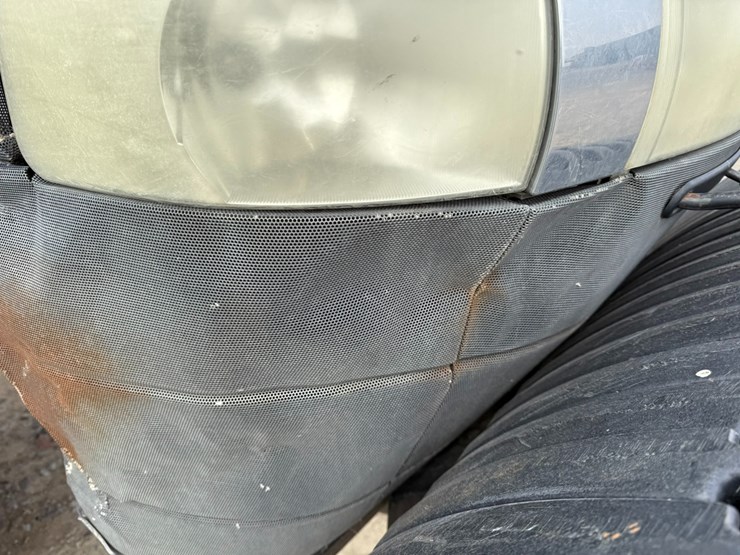 2015-case-ih-340-image-22