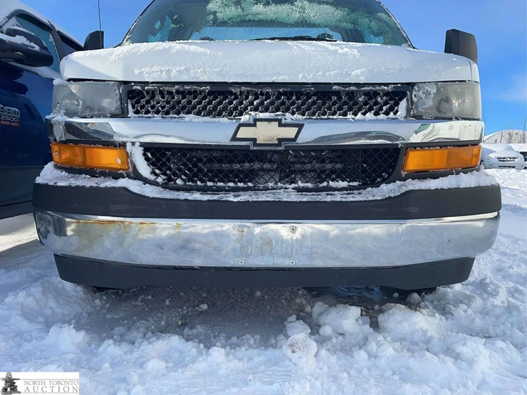 2018-chevrolet-express-dual-rear-wheel-cab-&-chassis-image-45