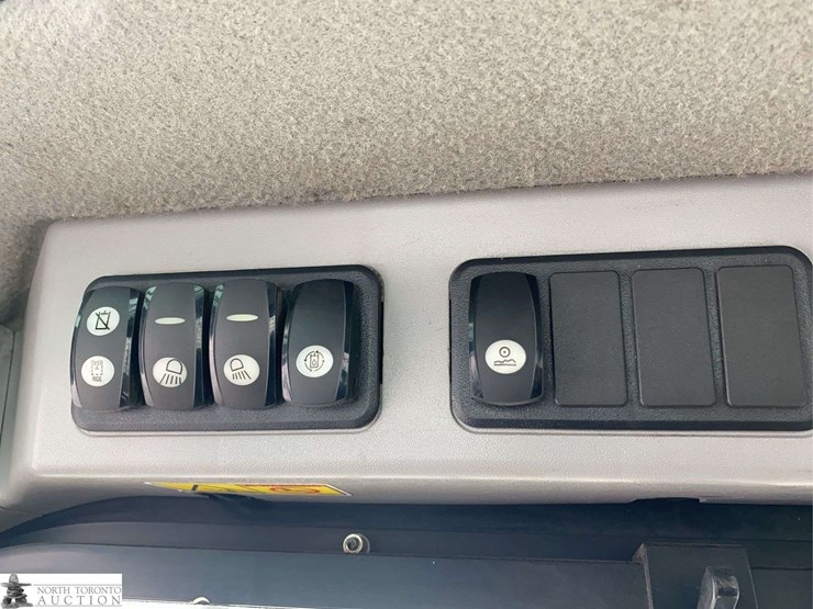 2016-caterpillar-259d-image-17