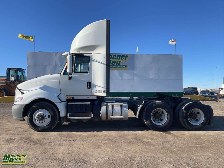 2017-international-prostar-image-6