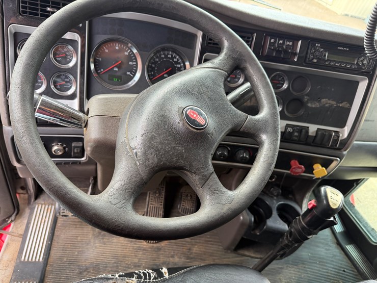 2007-kenworth-t600-image-11