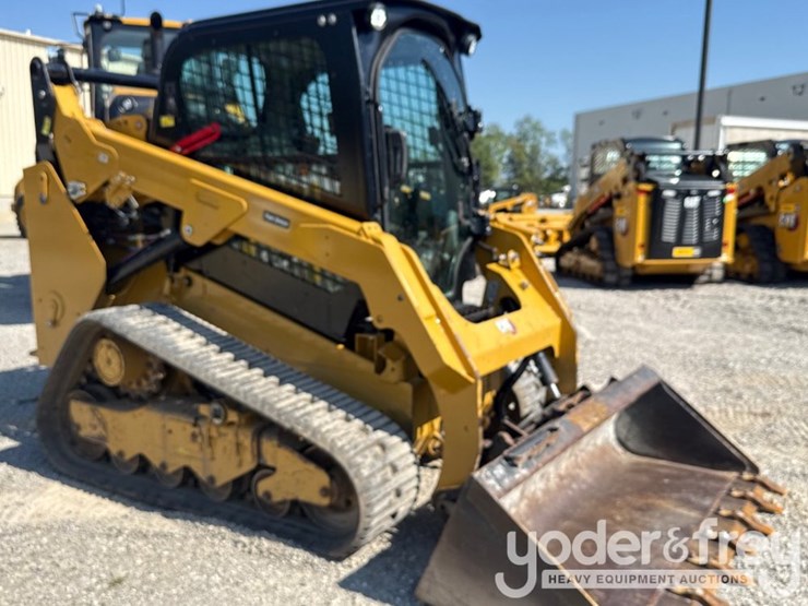 2023-caterpillar-259d3-image-2